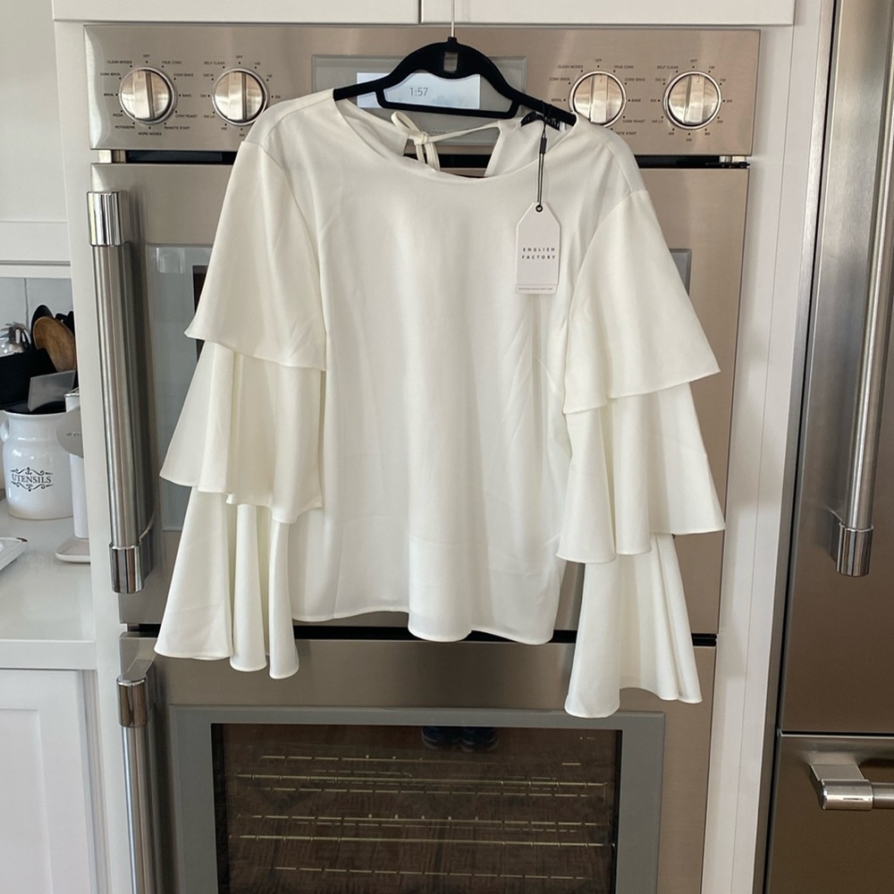 NWT Beautiful off-white English Factory ruffled sleeve blouse